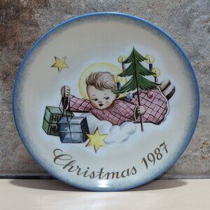 Schmid Hummel Christmas 1987 Angelic Gifts Decorative Wall Hanging Plate